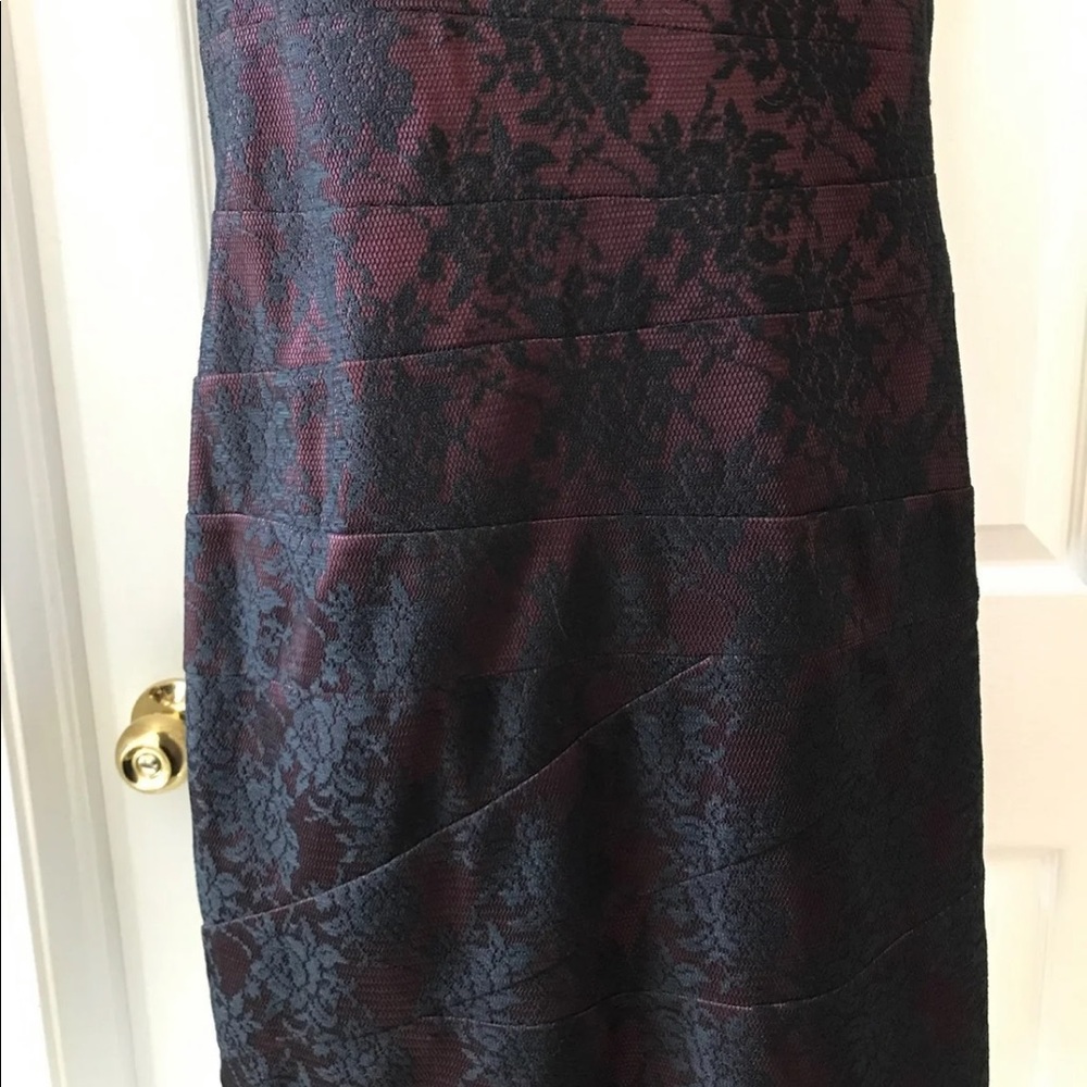 Lace overlay A-line dress - Picture 3 of 7